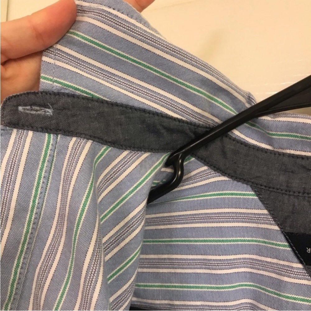🩷FIRM PRICE🩷 Tommy Hilfiger button down shirts - Picture 12 of 13